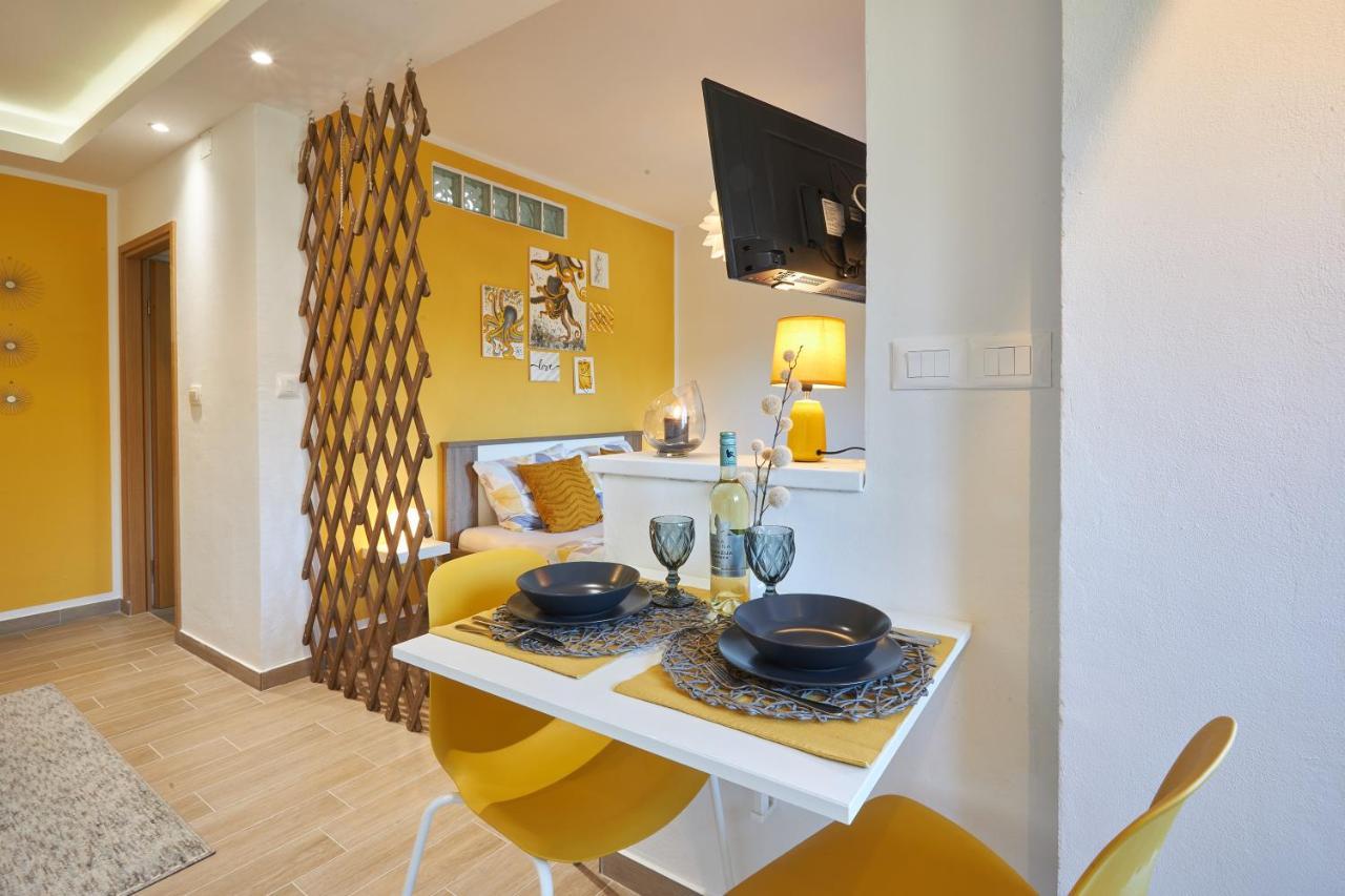Apartment Yellow Poreč Eksteriør billede