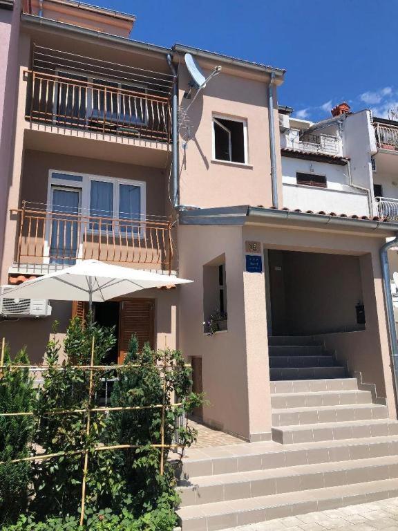Apartment Yellow Poreč Eksteriør billede